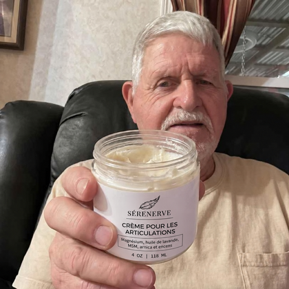 Client avec la crème Sérenerve ™